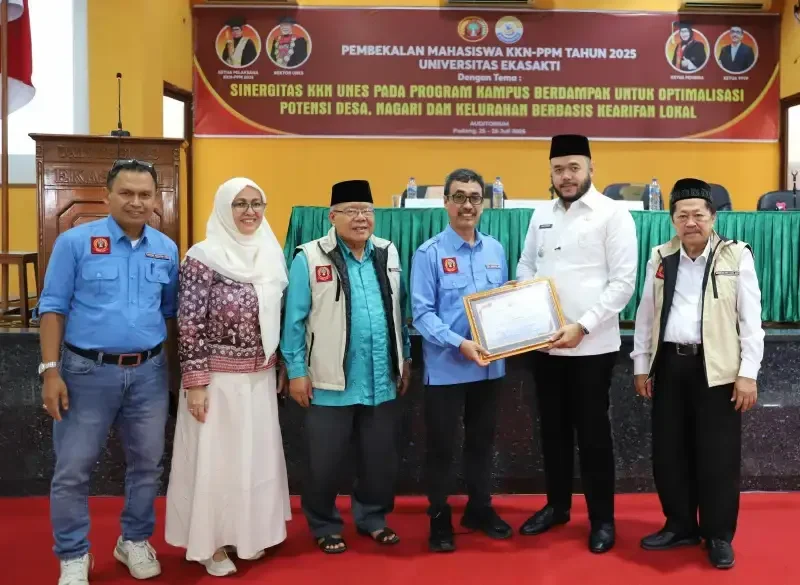 kkn-unes-2025-dimulai,-wako-padang-dorong-mahasiswa-optimalkan-potensi-nagari-dan-kelurahan