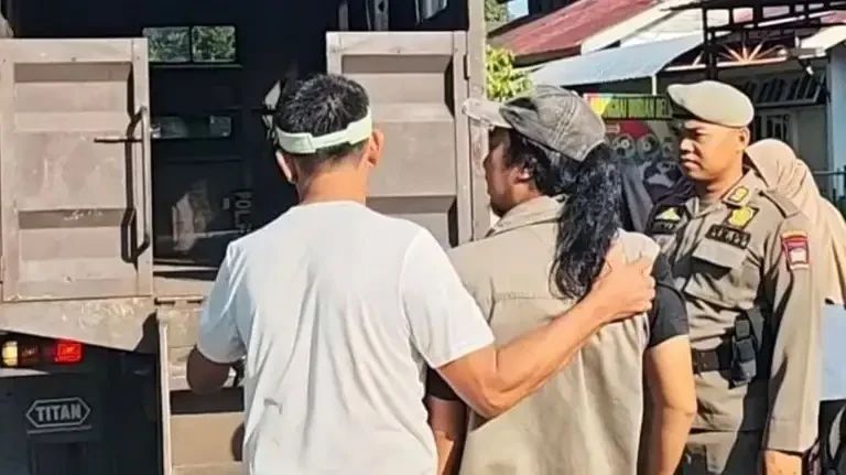 diduga-lakukan-pungli-saat-cfd,-seorang-pemuda-diamankan-satpol-pp-padang