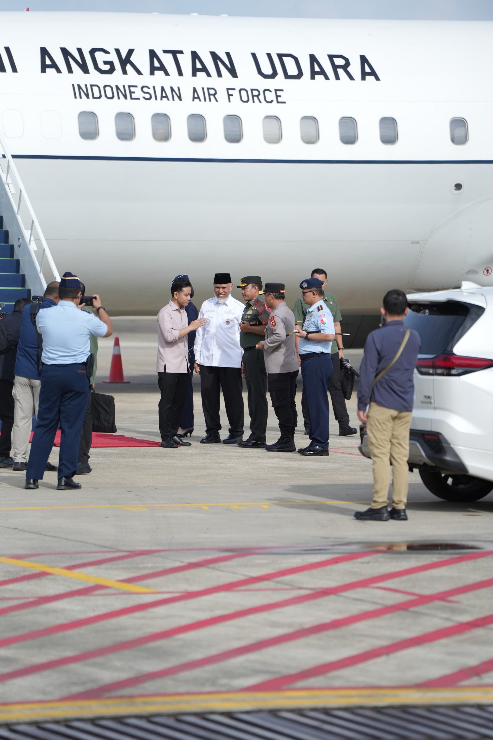sehari-penuh-di-sumbar,-wapres-gibran-tinjau-program-prioritas-nasional-di-kota-padang