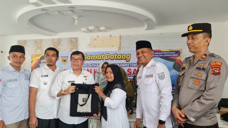 difasilitasi-dinas-nakerin,-ibu-ibu-nagari-pangian-belajar-sulaman-kapalo-samek