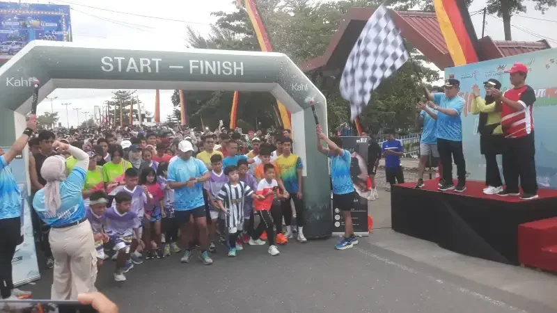 seribuan-pelari-ramaikan-fun-run-hut-ke-356-kota-padang,-wawako-maigus-nasir-:-momen-kebersamaan-seluruh-warga