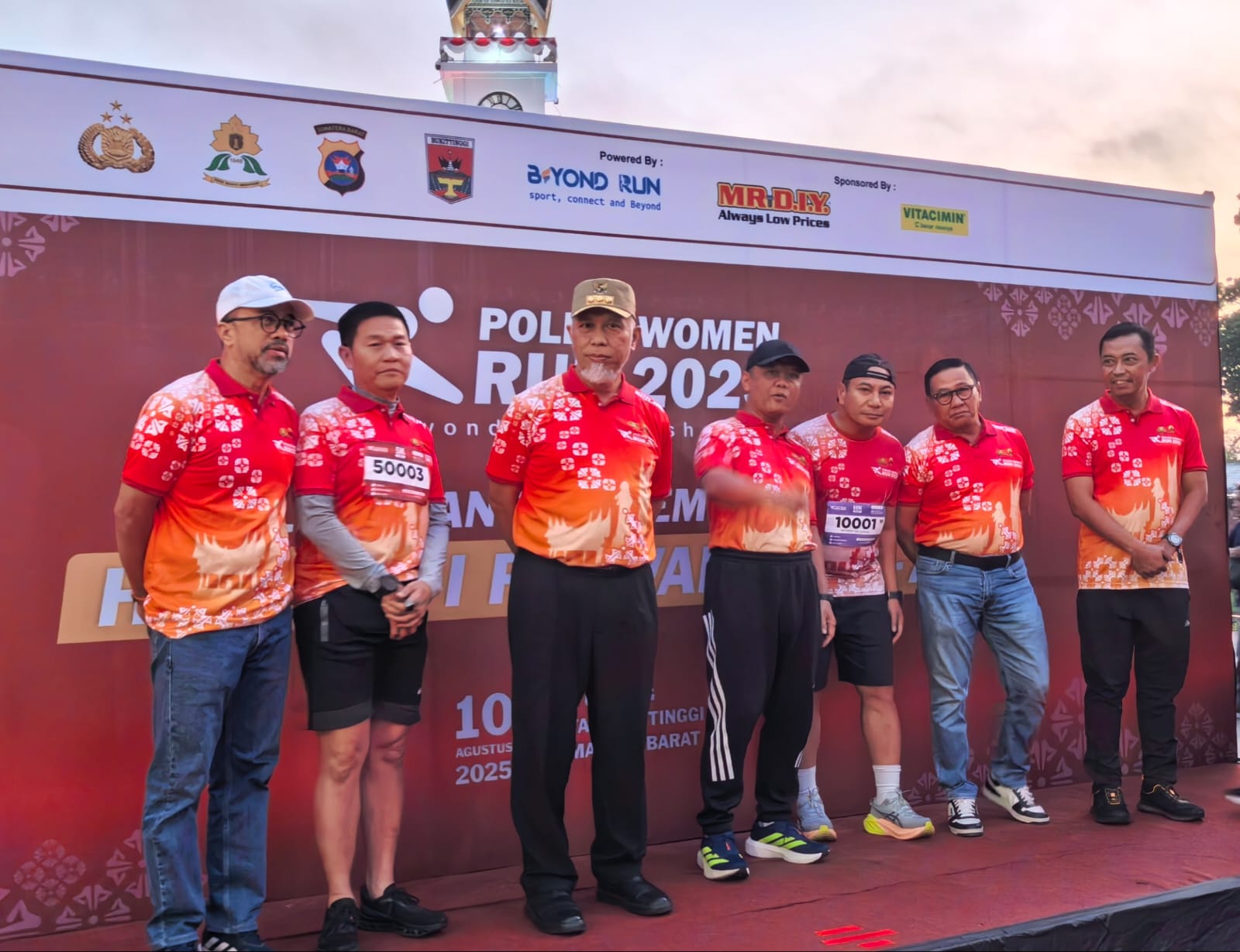 gubernur-mahyeldi-apresiasi-police-women-run-2025,-gerakkan-semangat-olahraga-dan-ekonomi-masyarakat