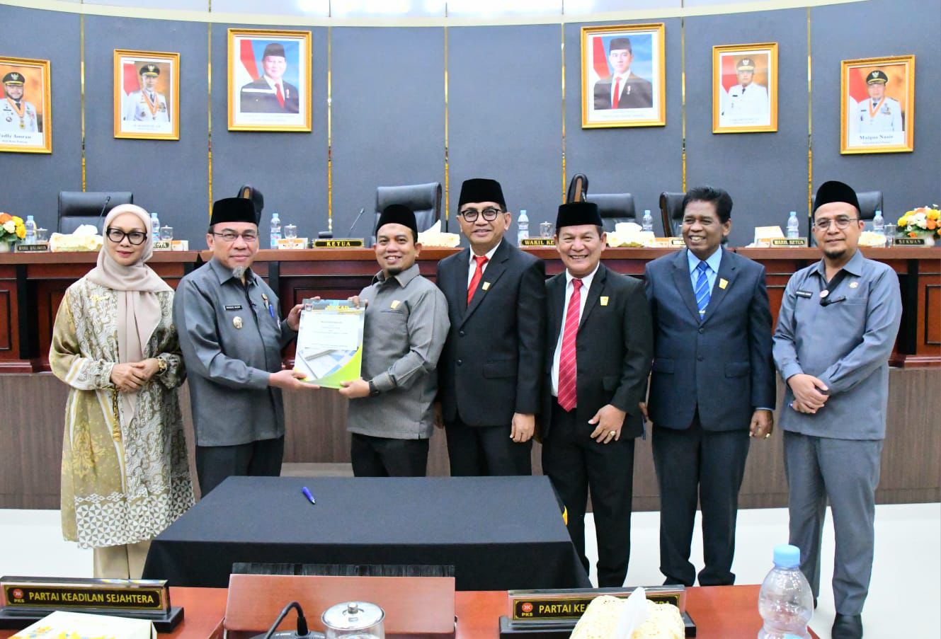 pemko-dan-dprd-padang-sepakati-kua-ppas-apbd-2026