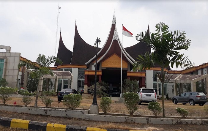 apbdp-tak-kunjung-disahkan,-dprd-dharmasraya-tetap-minta-rapat-di-luar-daerah