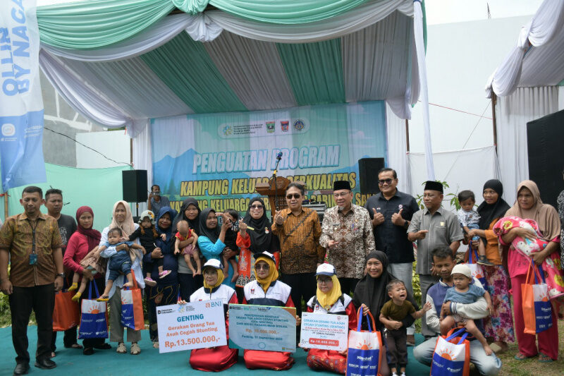 wakil-wali-kota-dan-bkkbn-apresiasi-langkah-pt-semen-padang-bantu-keluarga-berisiko-stunting