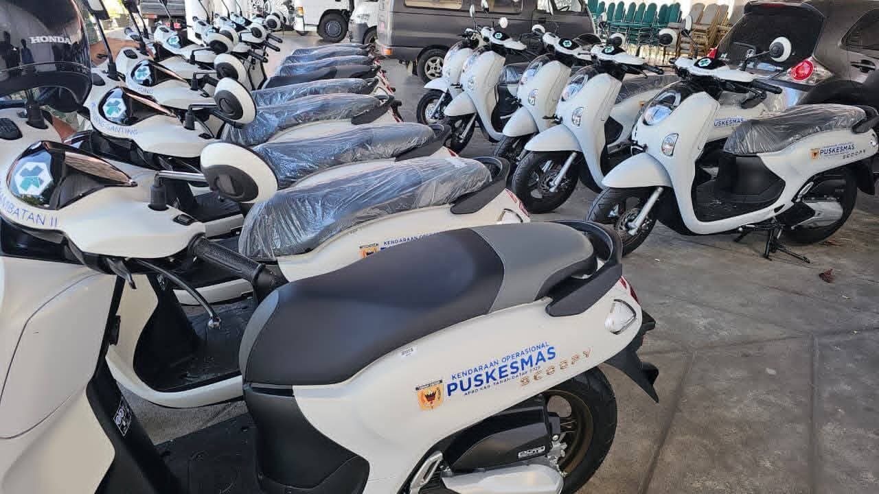 pemkab-tanah-datar-serahkan-kendaraan-operasional-untuk-puskesmas