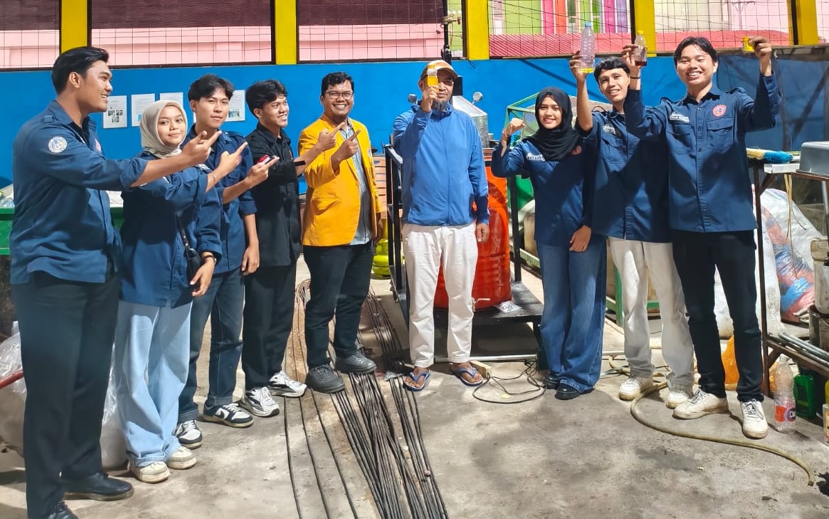 dosen-unp-kembangkan-alat-konversi-sampah-plastik-menjadi-bahan-bakar-minyak