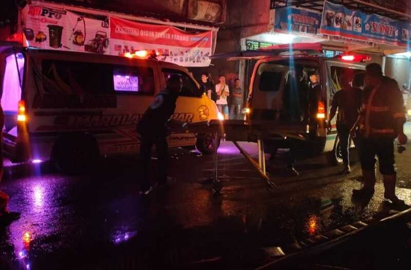 ruko-di-belakang-lintas-kota-padang-terbakar,-satu-orang-tewas