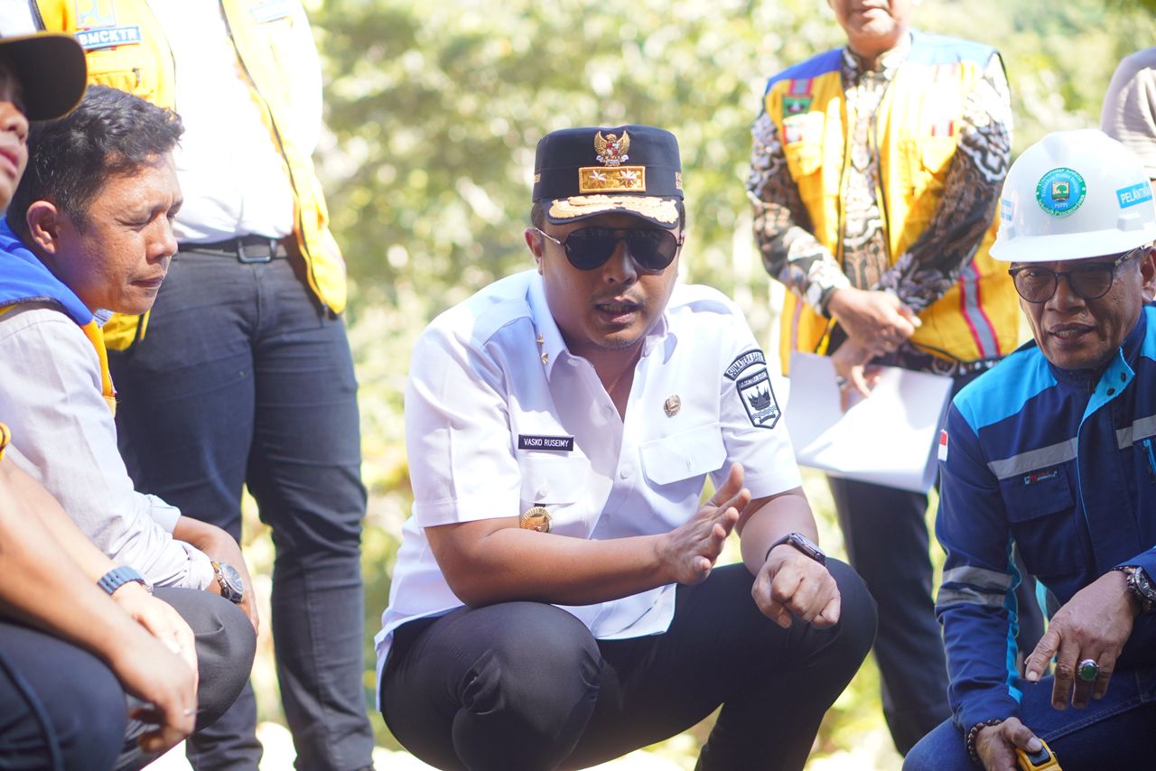 wagub-vasko-ruseimy-tinjau-jalan-progres-jalan-tembus-bayang-solok-selatan