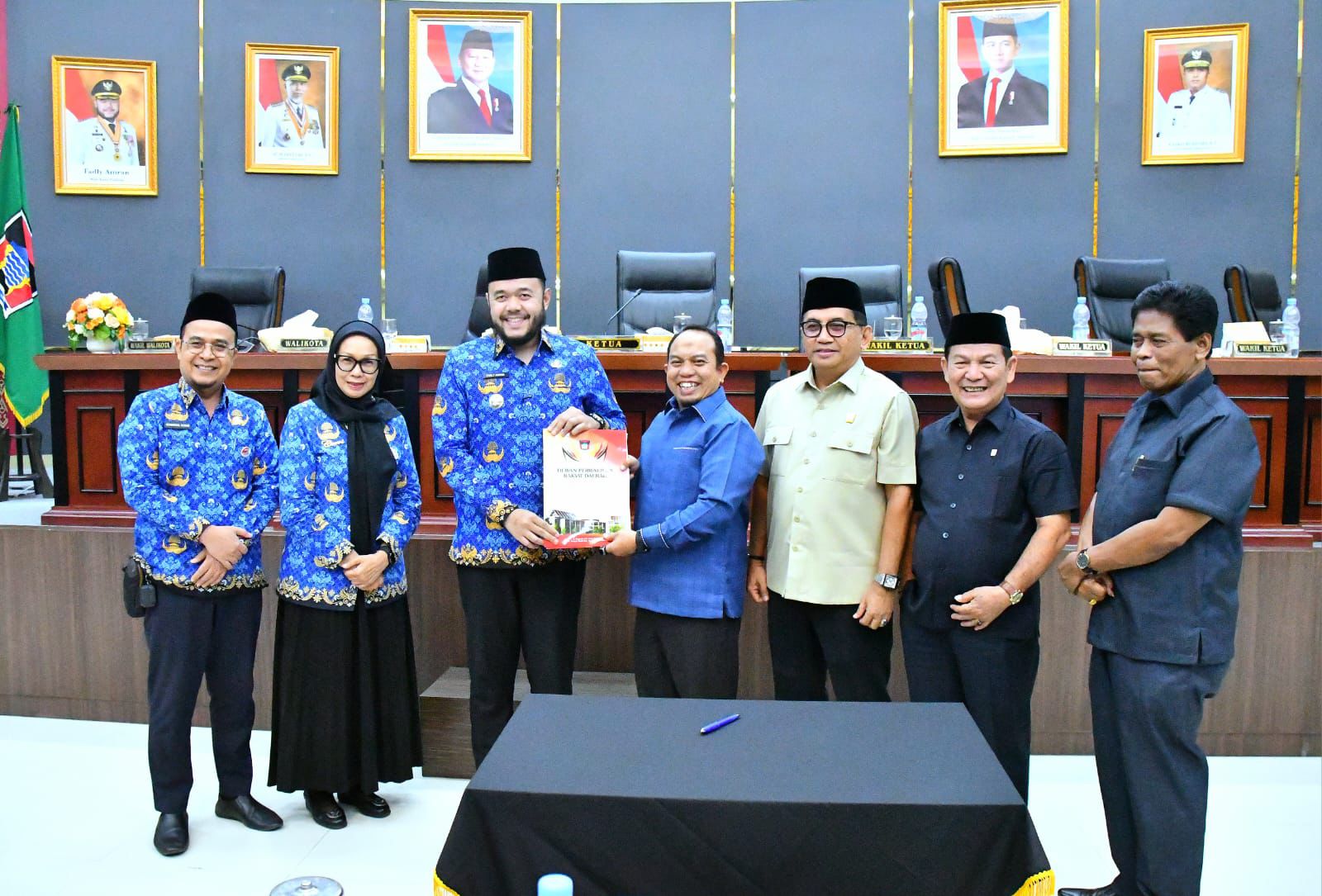 dprd-kota-padang-tetapkan-perda-pengelolaan-aset-dan-susunan-perangkat-daerah