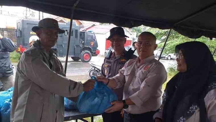 dpw-bagana-gr-sumbar-salurkan-bantuan-cepat-ke-warga-terdampak-banjir-di-aia-pacah