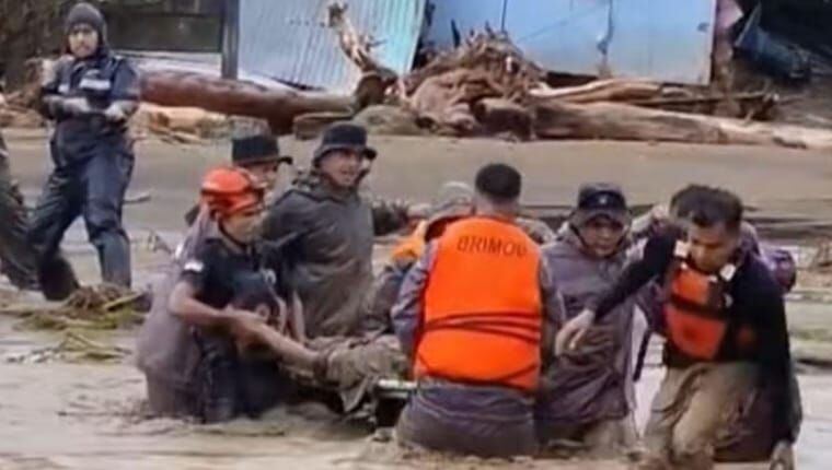 banjir-bandang-padang:-lima-warga-tewas,-tiga-korban-dari-luminpark-cluster