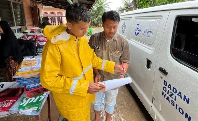 mbg-di-kota-padang-didistribusikan-bagi-korban-banjir-sejak-hari-pertama-bencana