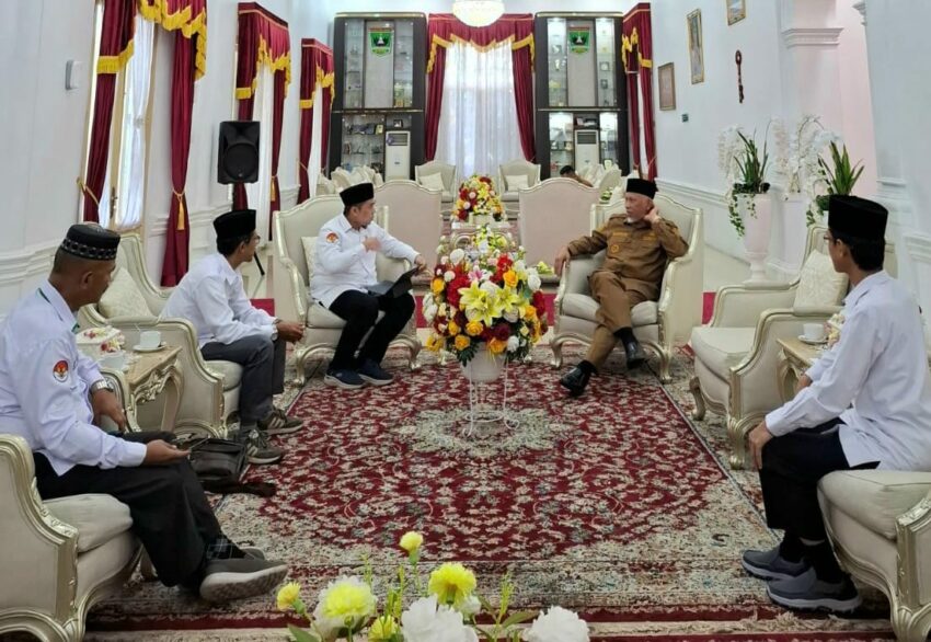 gubernur-sumbar-pacu-persiapan-haji-2026,-koordinasi-kemenhaj