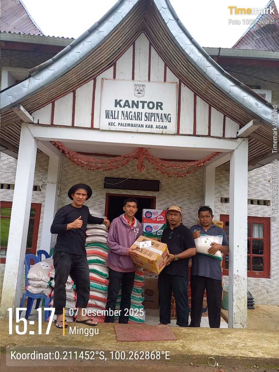 dinsos-agam-salurkan-bantuan-ke-sipinang-palembayan.