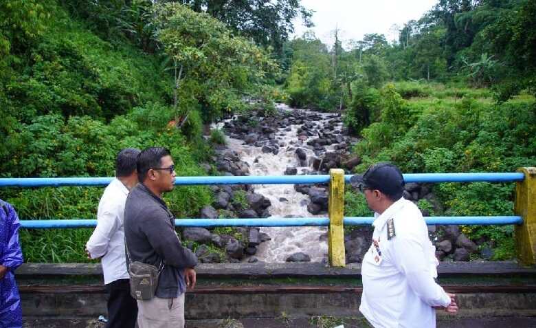 bupati-pastikan-debit-aliran-sungai-di-pasie-laweh-dalam-batas-normal