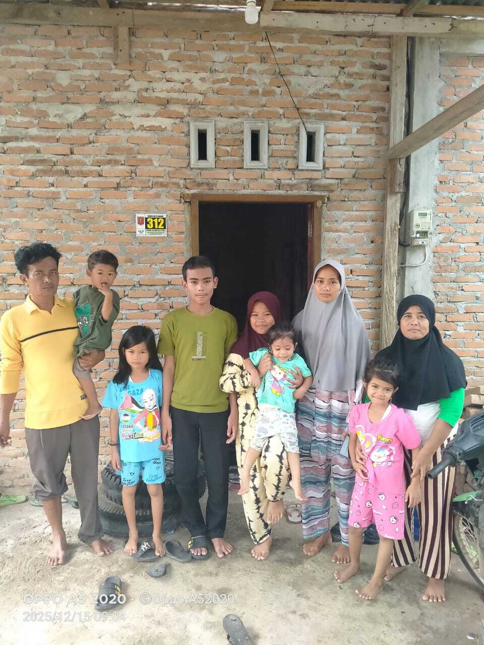 sebanyak-32-kk-korban-banjir-dan-galodo-kayu-pasak-palembayan-butuh-alat-masak-dan-kebutuhan-sekolah-dan-kuliah.