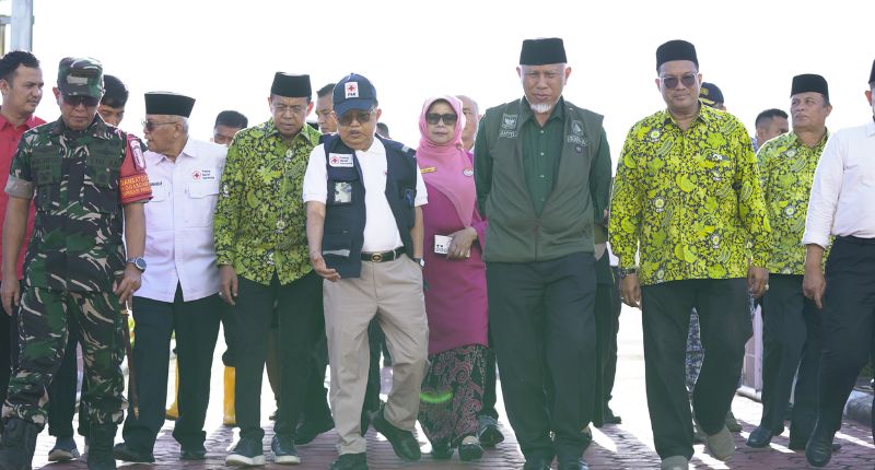 jk-tinjau-bencana-sumbar,-pmi-salurkan-bantuan-dasar-korban