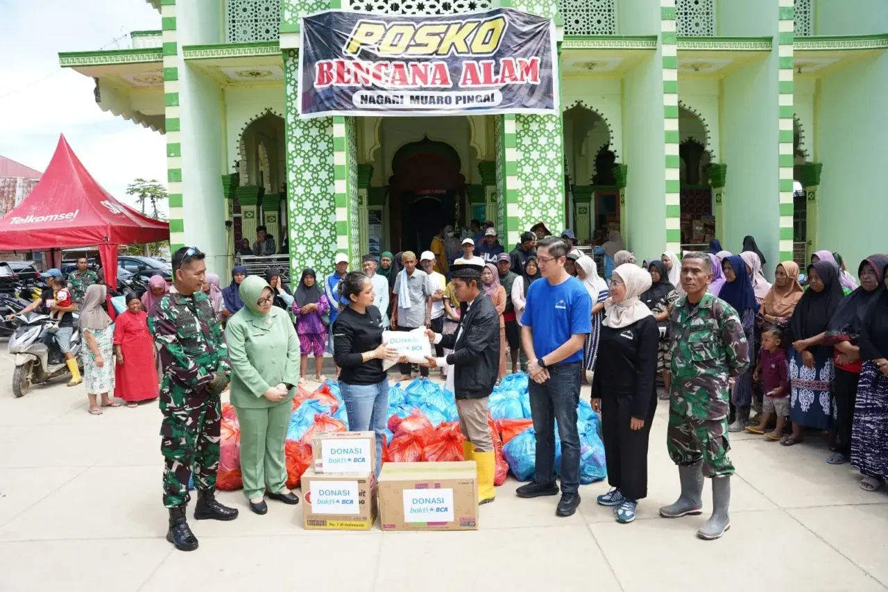 bca-bangun-instalasi-air-bersih-dan-mck,-bantu-pemulihan-korban-bencana