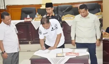 pemko-dan-dprd-pariaman-sahkan-5-perda-di-penghujung-2025