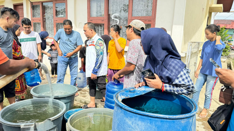 kolaborasi-ketua-dprd-padang-muharlion-dan-rahmad-saleh,-inisiasi-program-air-bersih-pasca-bencana
