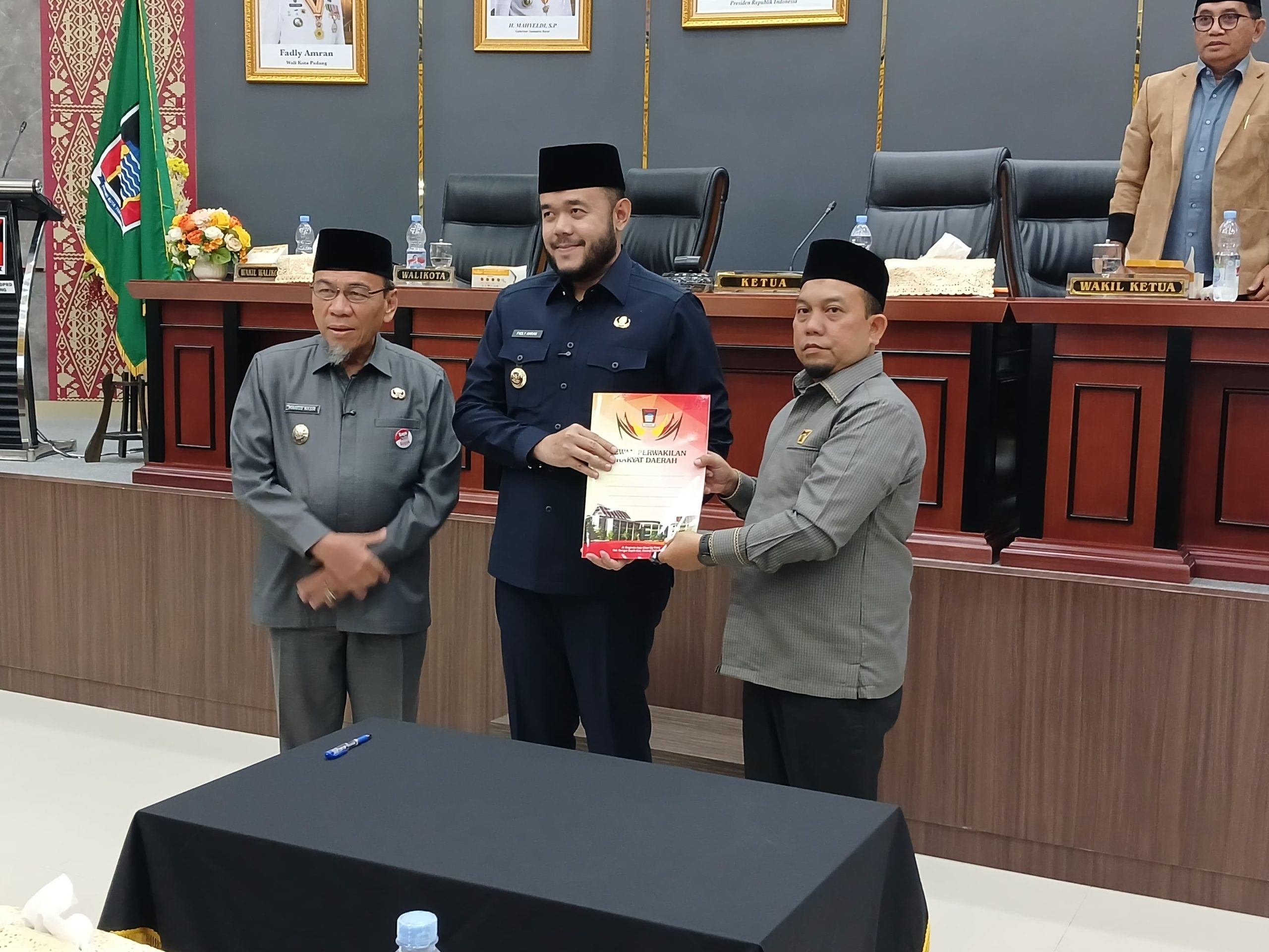 dprd-kota-padang-gelar-rapat-paripurna-penutupan-masa-sidang-i-dan-pembukaan-masa-sidang-ii-2026