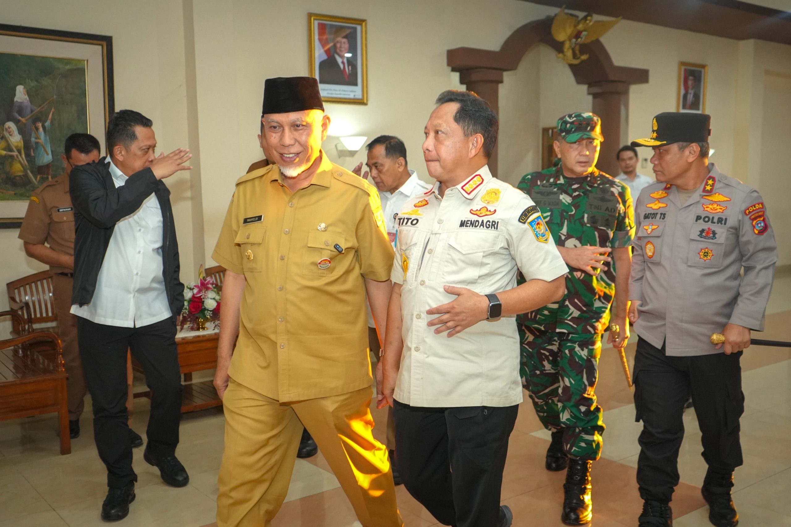 mendagri-hadiri-rakor-r3p,-gubernur-sumbar-berharap-hasilkan-langkah-strategis-pemulihan-pascabencana