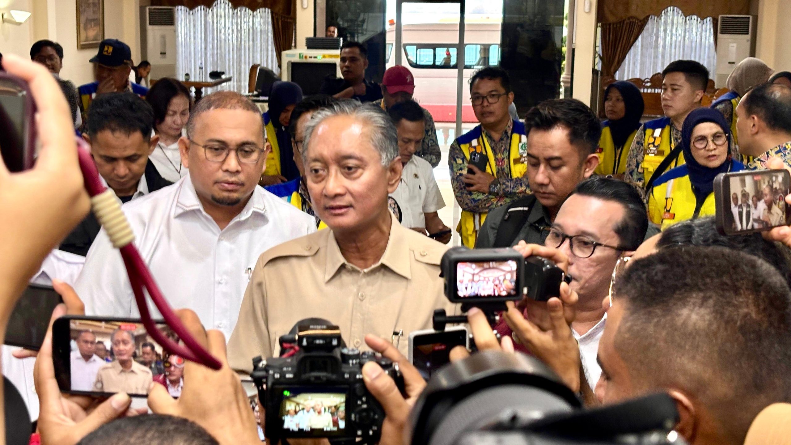 pusat-siap-bangun-500-sumur-bor-atasi-krisis-air-bersih,-andre-rosiade:-pemko-padang-datanya-lamban