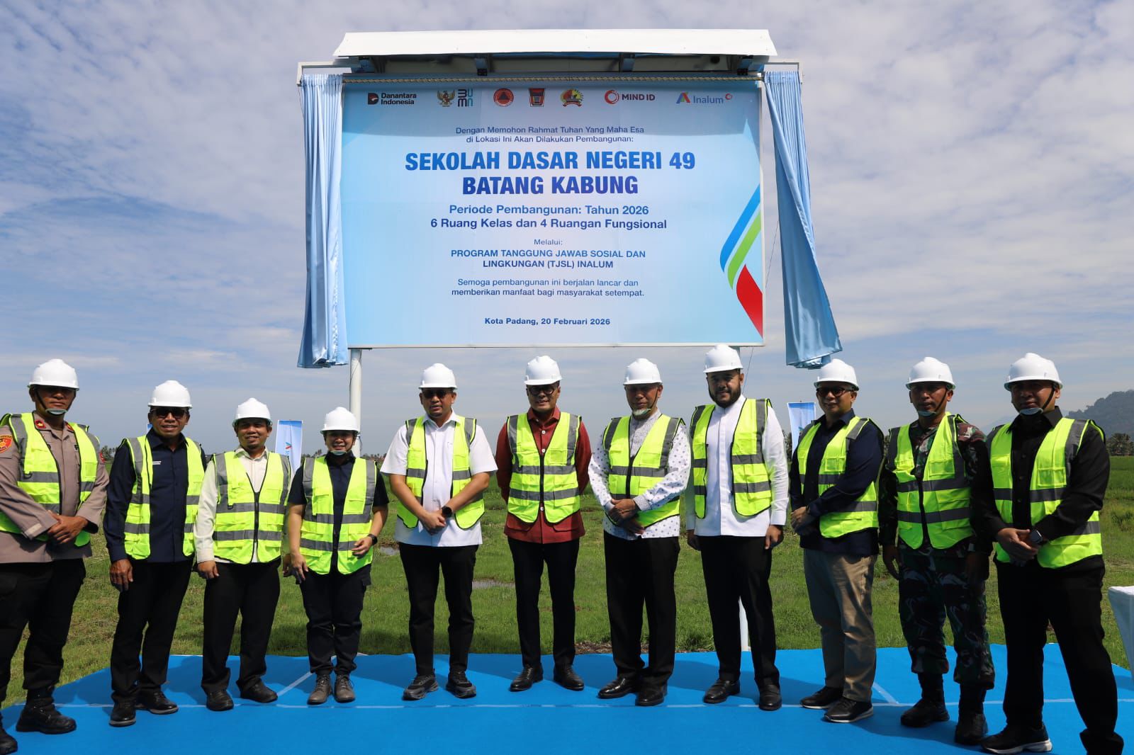 pt-bangun-kembali-sdn-49-batang-kabung-yang-hancur-diterjang-banjir-bandang