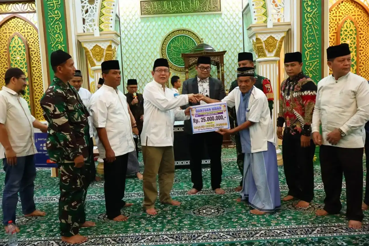 wako-zulmaeta-salurkan-rp30-juta-untuk-pembangunan-masjid-nurul-jannah