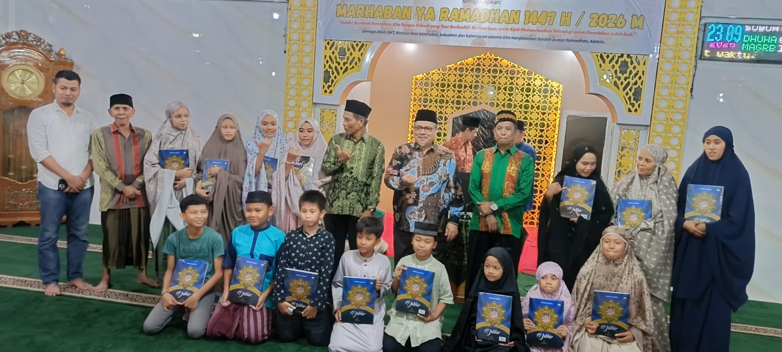 ketua-dprd-sumbar-apresiasi-aktivitas-sosial-di-masjid-al-furqan-lubuk-buaya,-muhidi:-perkuat-pemberdayaan-umkm