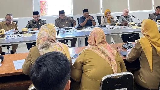 semua-pansus-dprd-padang-gercep-bahas-lkpj-wali-kota-2025