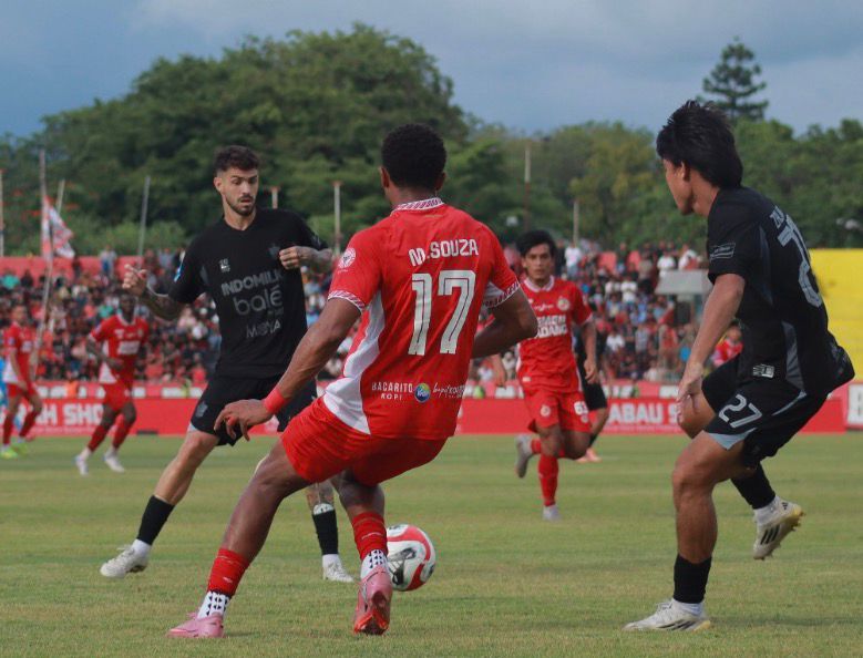 semen-padang-siapkan-strategi,-redam-persib-malam-ini