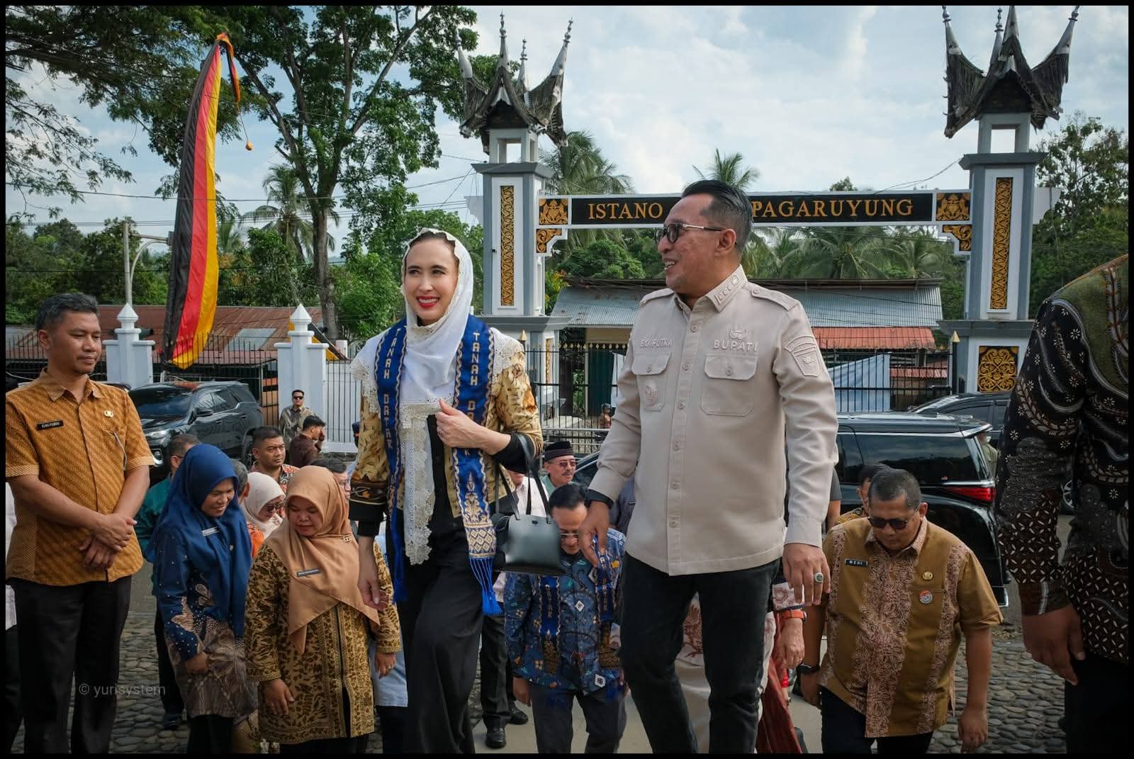 menpar-dorong-promosi-istano-basa-pagaruyung-jadi-destinasi-ikonik
