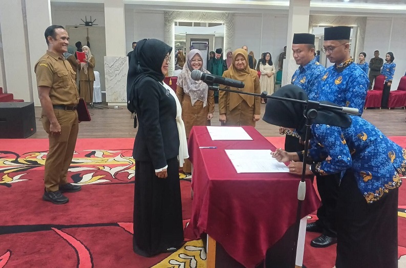 97-cpns-resmi-dilantik-jadi-pns-pemkab-dharmasraya