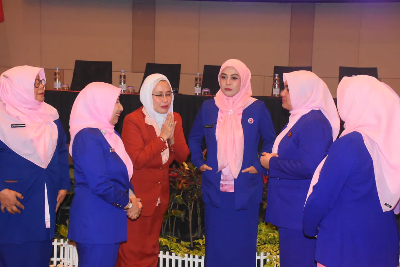 ketua-gow-agam-hadiri-rakor-organisasi-perempuan-se-sumbar