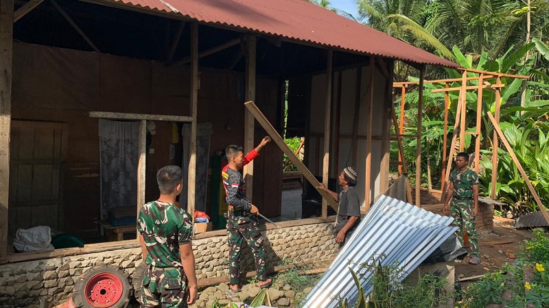 satgas-tmmd-ke-128-bangun-rtlh-untuk-ibu-ubek-di-batu-gadang-kuranji-hulu