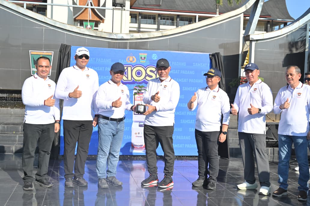 soft-opening-samsat-kiosk-jadi-transformasi-digital-pelayanan-pajak-di-sumbar