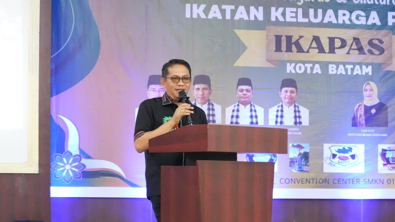 hadiri-pelantikan-ikapas-batam-periode-2025-2030,-evi-yandri-ajak-perantau-bangun-kampung-halaman