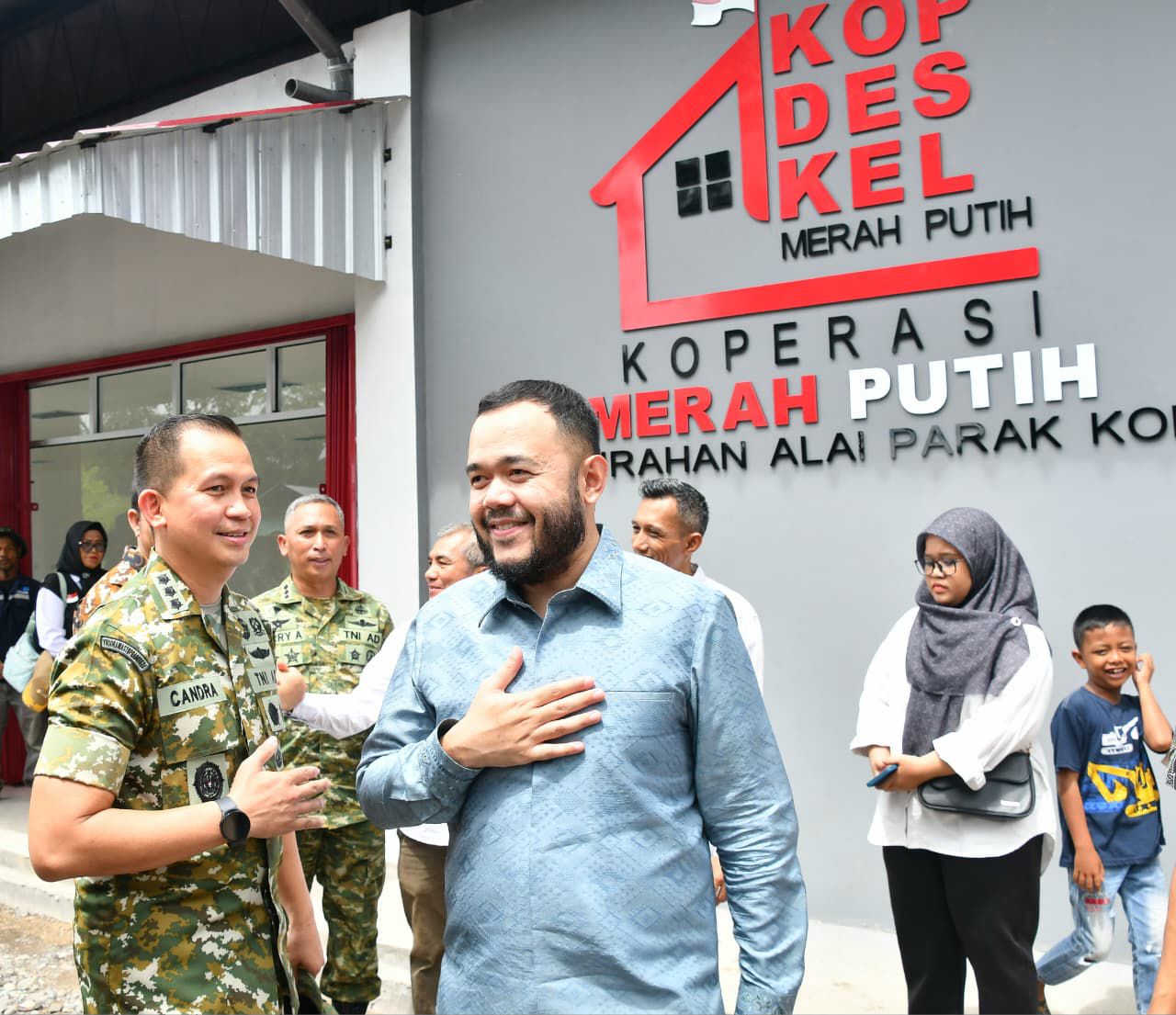 wako-fadly-amran-ikuti-peluncuran-1.061-koperasi-merah-putih-bersama-presiden-prabowo