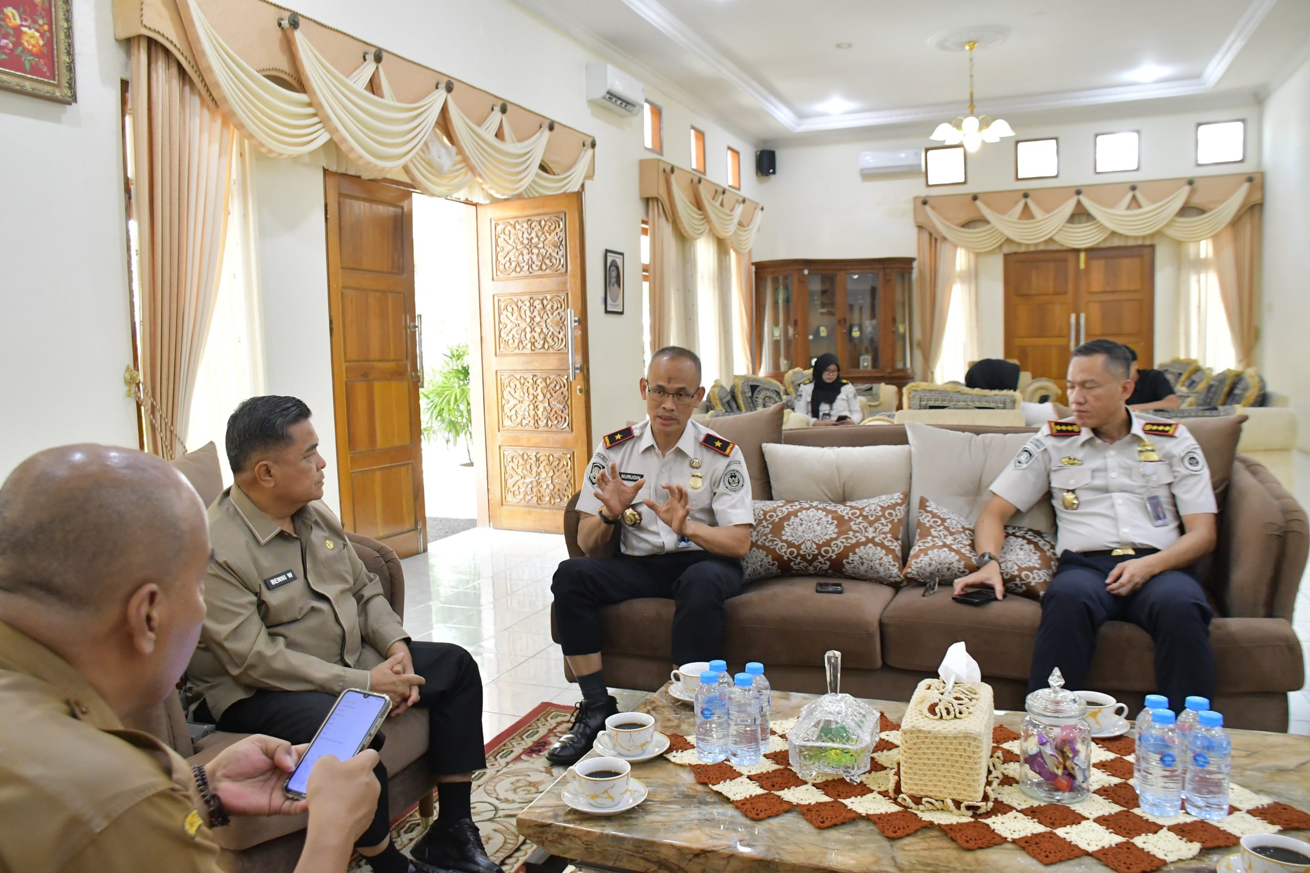 bupati-agam-terima-kunjungan-silaturahmi-kakanwil-ditjen-imigrasi-sumbar