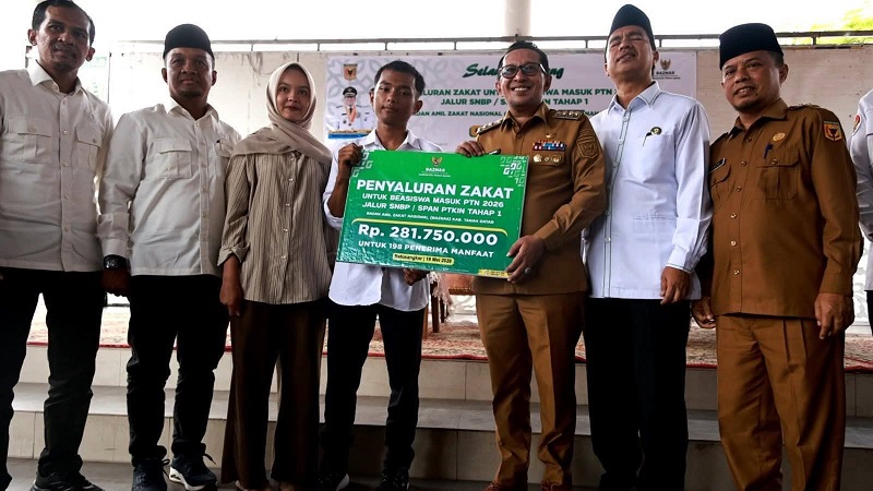 baznas-tanah-datar-kembali-serahkan-bantuan-zakat-program-pendidikan