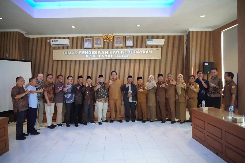 sanggar-budaya-nusantara-dari-texas-berkunjung-ke-tanah-datar
