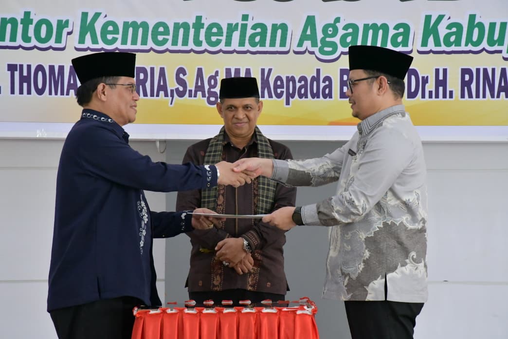 kenal-pamit-kepala-kemenag-agam,-bupati-apresiasi-dedikasi-thomas-febria,-sambut-dr.-rinalfi
