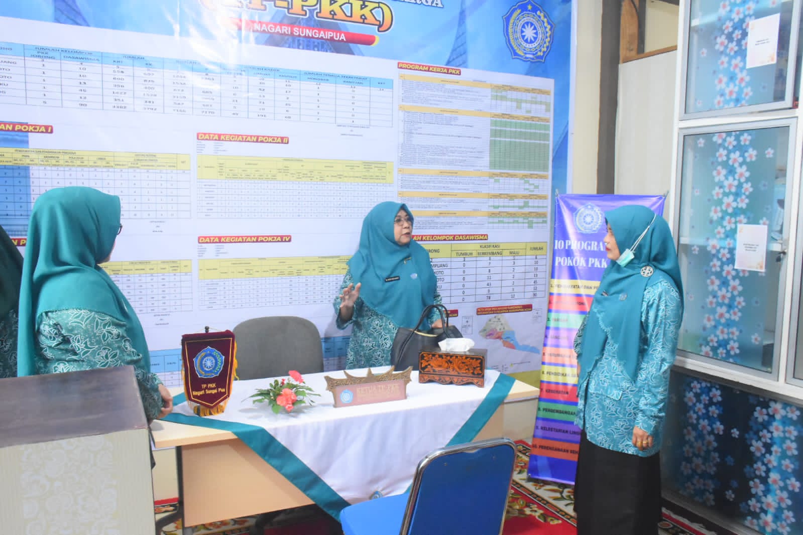 jelang-penilaian,-ny-merry-benni-warlis-dorong-pkk-sungai-pua-berbenah-maksimal
