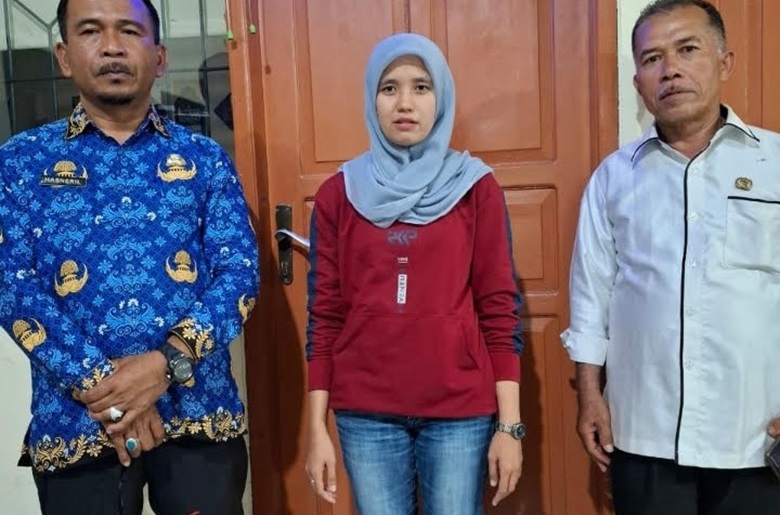 pemkab-agam-pulangkan-elsa,-korban-dugaan-kdrt-ke-kampung-halaman-di-jawa-barat