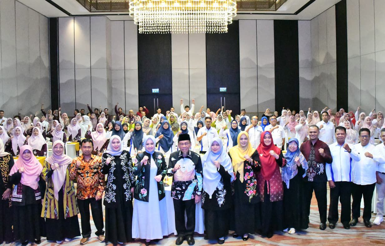 wawako-maigus-nasir-buka-seminar-dan-workshop-tendik-yayasan-pertiwi-kota-padang