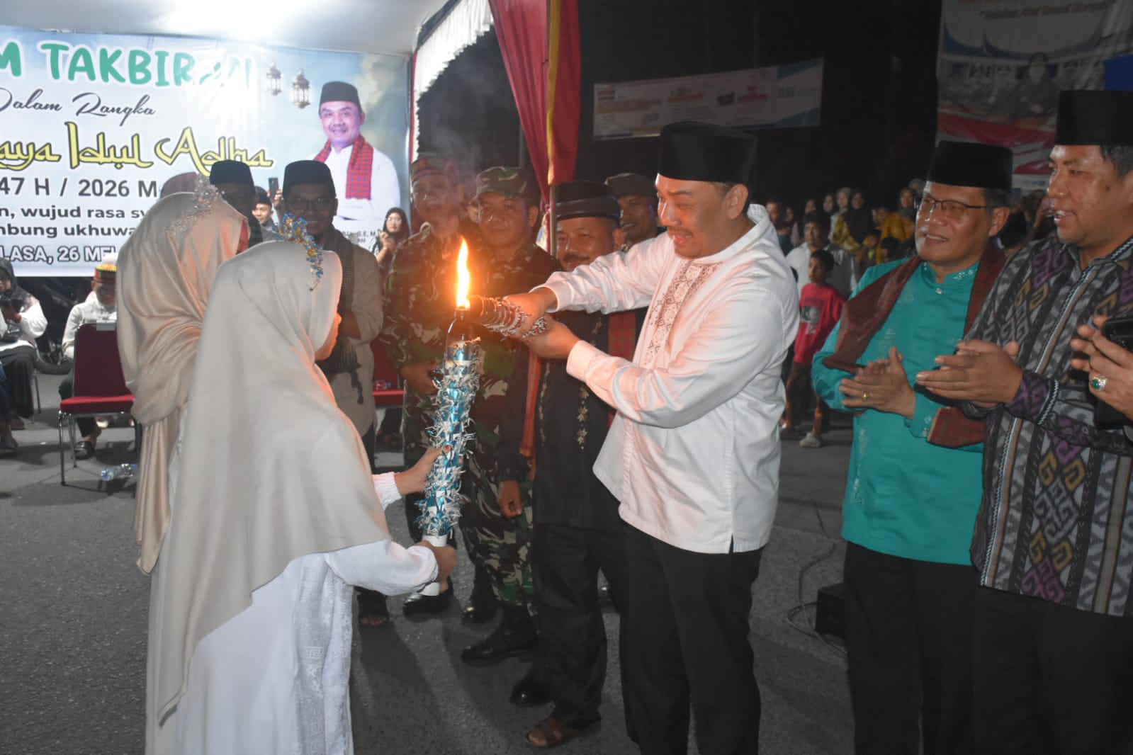semarak-takbiran-idul-adha-di-lubuk-basung,-puluhan-peserta-meriahkan-pawai-obor
