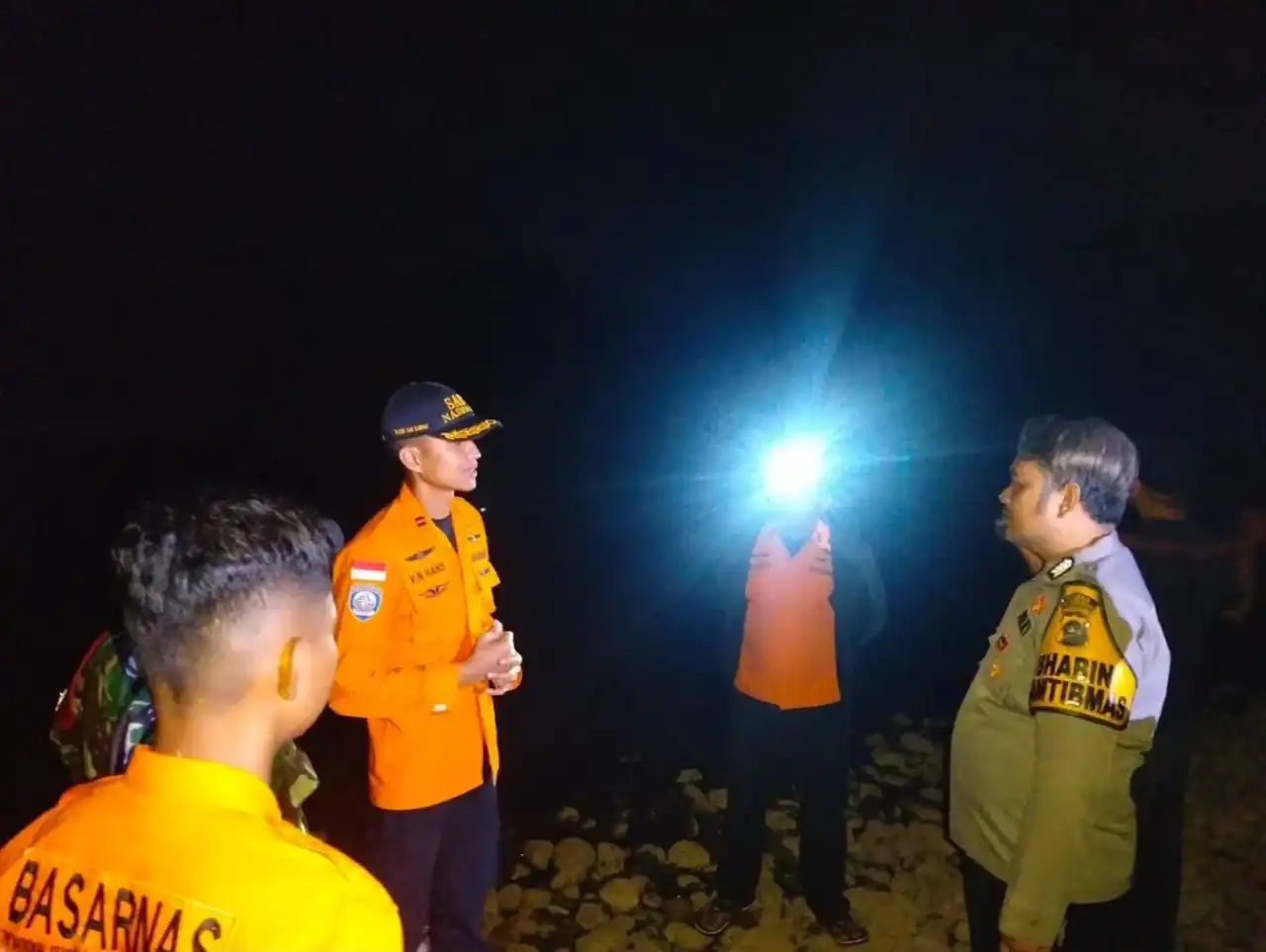 tim-gabungan-cari-warga-hanyut-di-sungai-batang-sangir-solsel