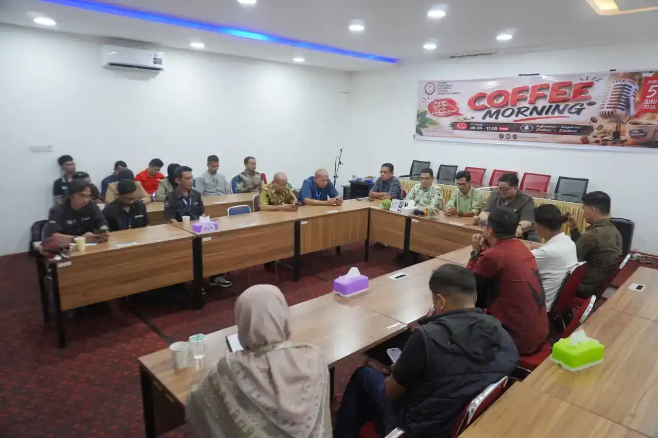 kpid-sumbar-serap-aspirasi-pelaku-industri-untuk-ruu-penyiaran